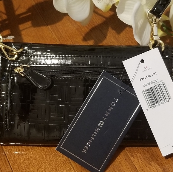 Tommy Hilfiger Black Crossbody and Wallet - Picture 4 of 6